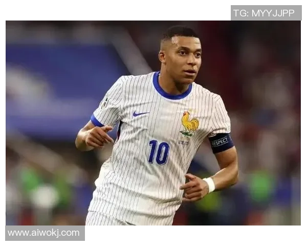 足球明星的多重身份与独特称号揭秘你不知道的背后故事